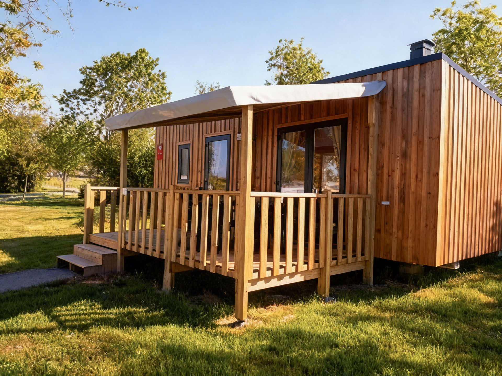 camping pouzauges mobilhome extérieur bois