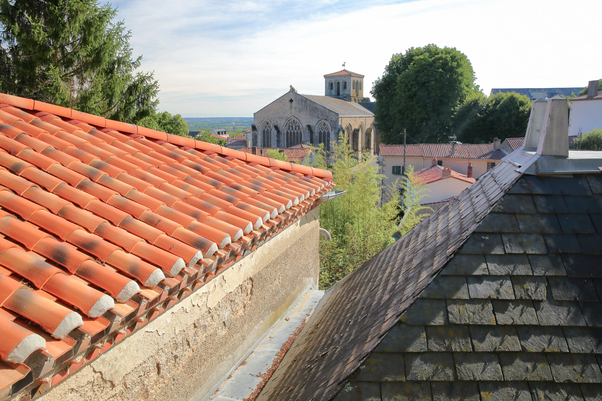 pouzauges ville cité médiévale camping